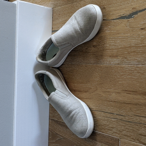 Dr. Scholl's Shoes - Like new sneakers by Dr Scholl's be free
